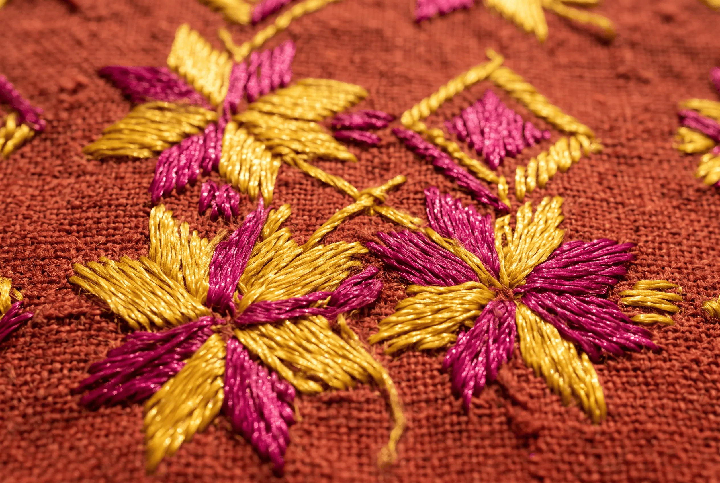 phulkari-darning-stitch-close-up.jpg