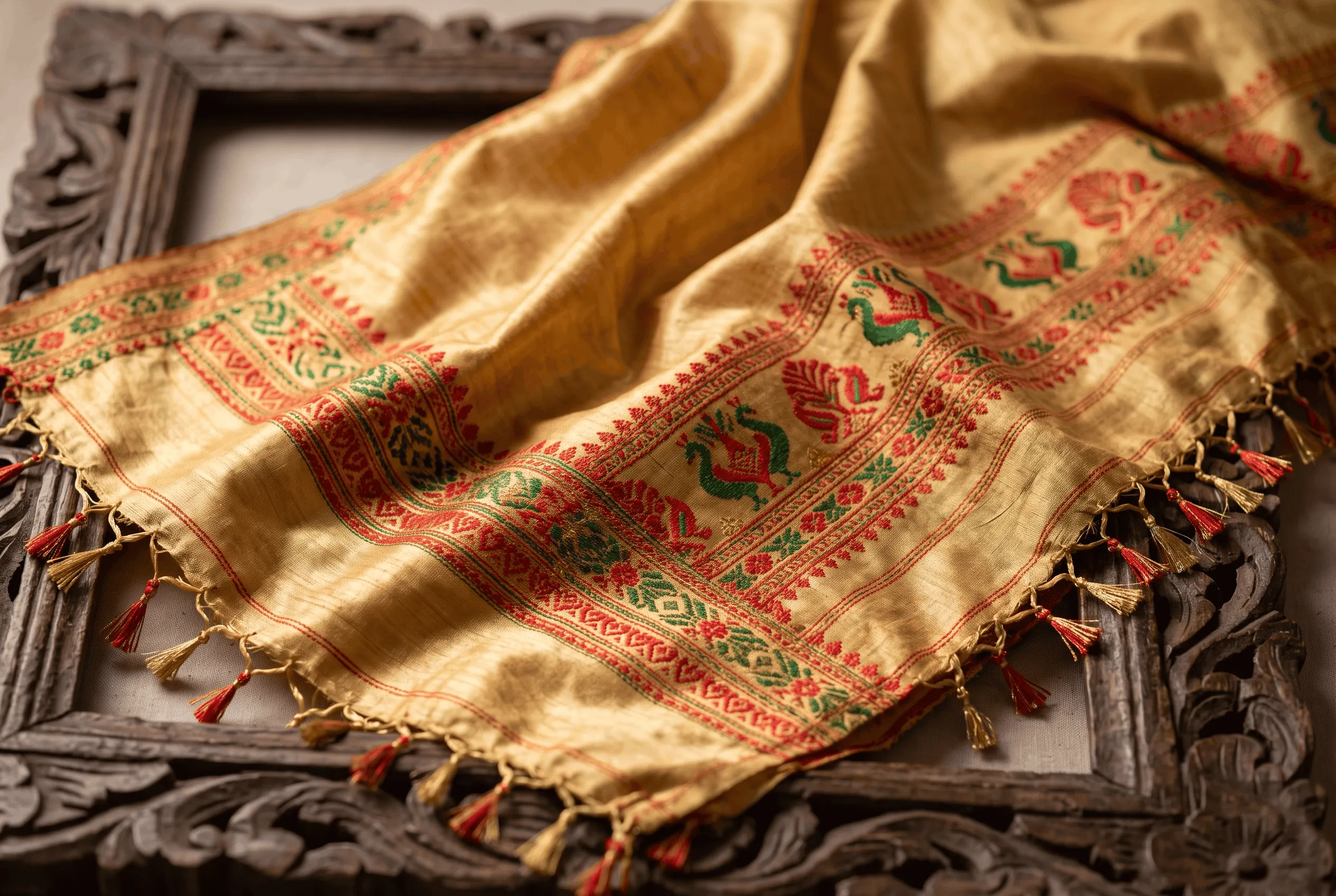 muga-mekhela-chador-detail.jpg